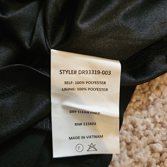 LUSH Kylie Skater Dress Black Size Large NWT - Picture 5 of 5